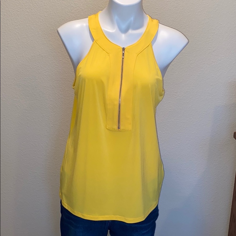 🎉 HP 🎉 NWT New York & Company Sleeveless Top